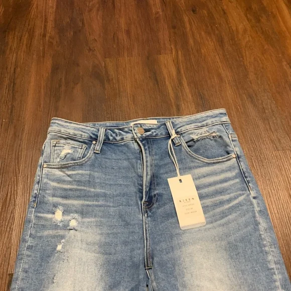 NWT Risen Mid Rise Tapered Distressed Jeans - Picture 4 of 12